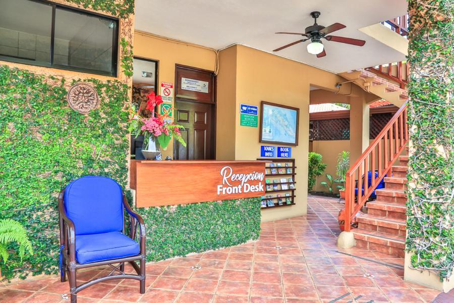 The Backyard Beachfront Hotel Jaco Exterior photo