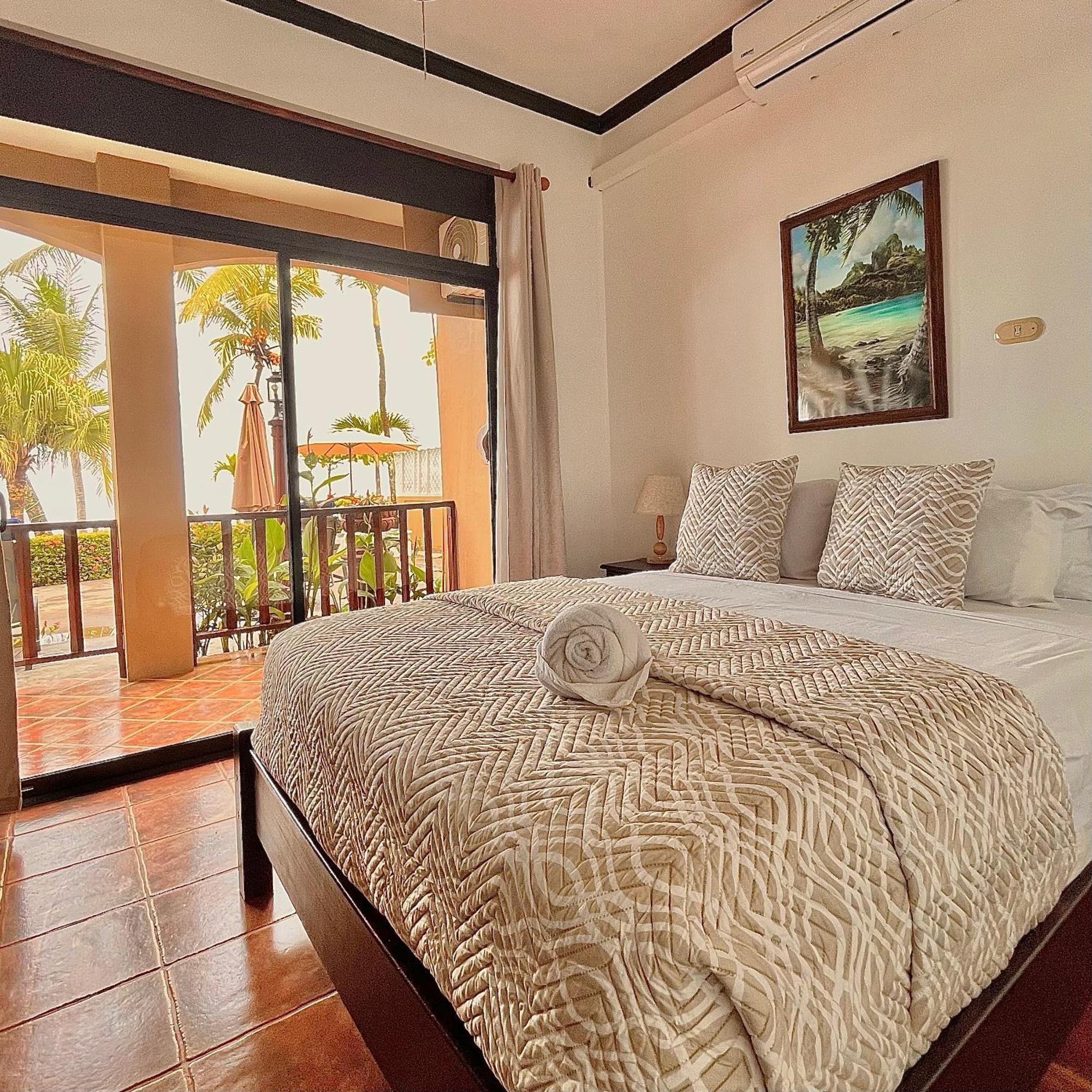 The Backyard Beachfront Hotel Jaco Exterior photo