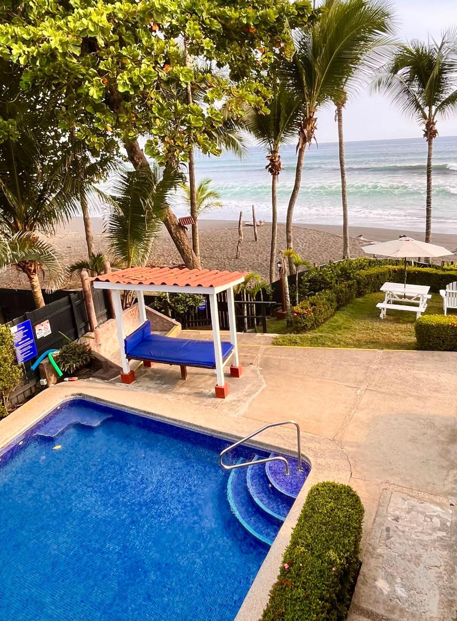 The Backyard Beachfront Hotel Jaco Exterior photo
