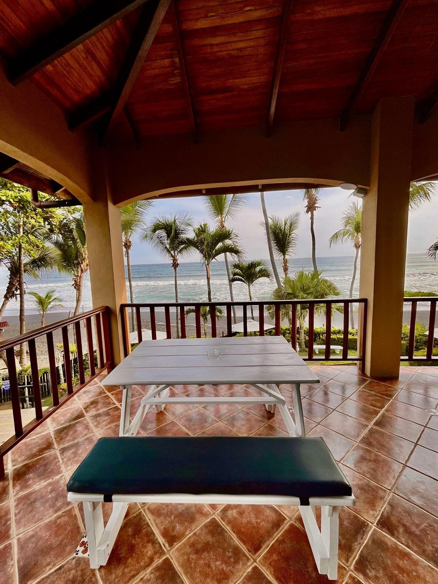 The Backyard Beachfront Hotel Jaco Exterior photo
