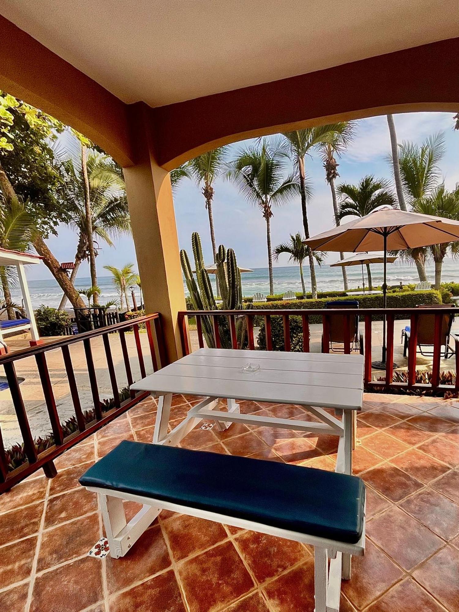 The Backyard Beachfront Hotel Jaco Exterior photo